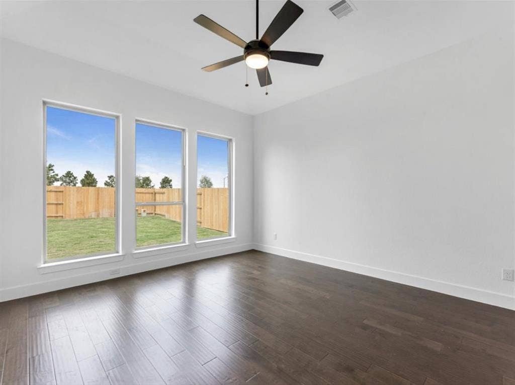 Furnished Room for rent at Elyson