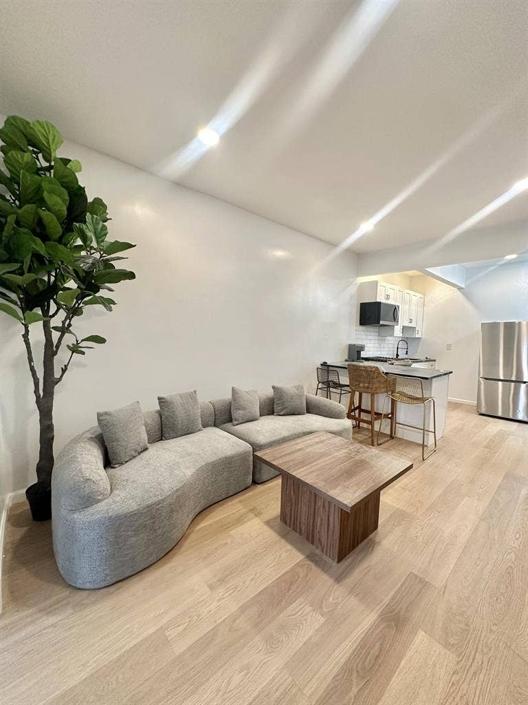 Rooms available in Crown Heights