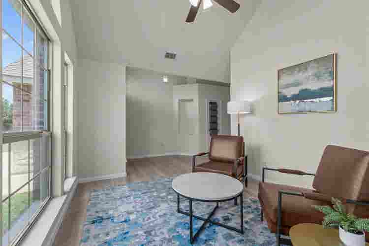 1 BR in Dallas