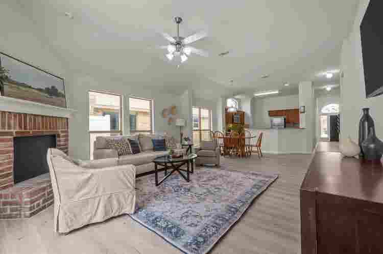 1 BR in Dallas