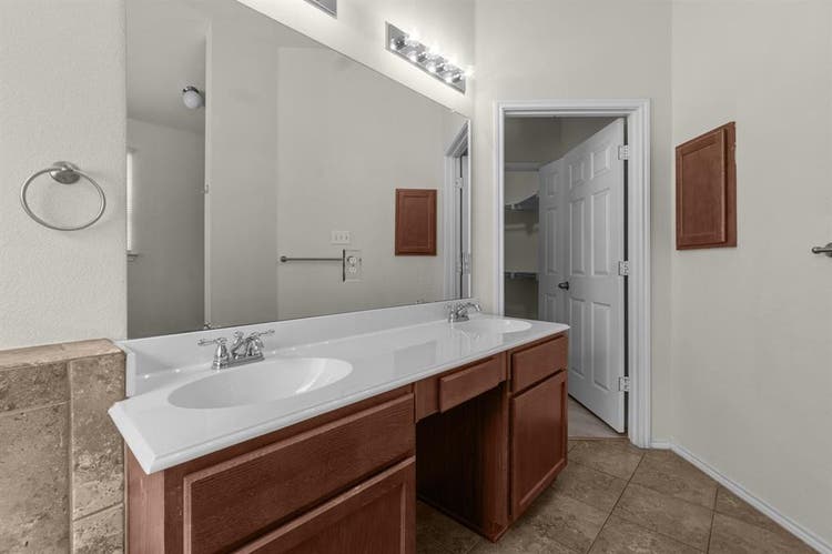 1 BR in Dallas