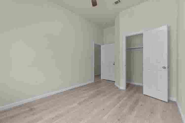1 BR in Dallas