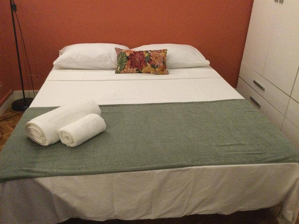 Room for Rent at Barcelona, Spain