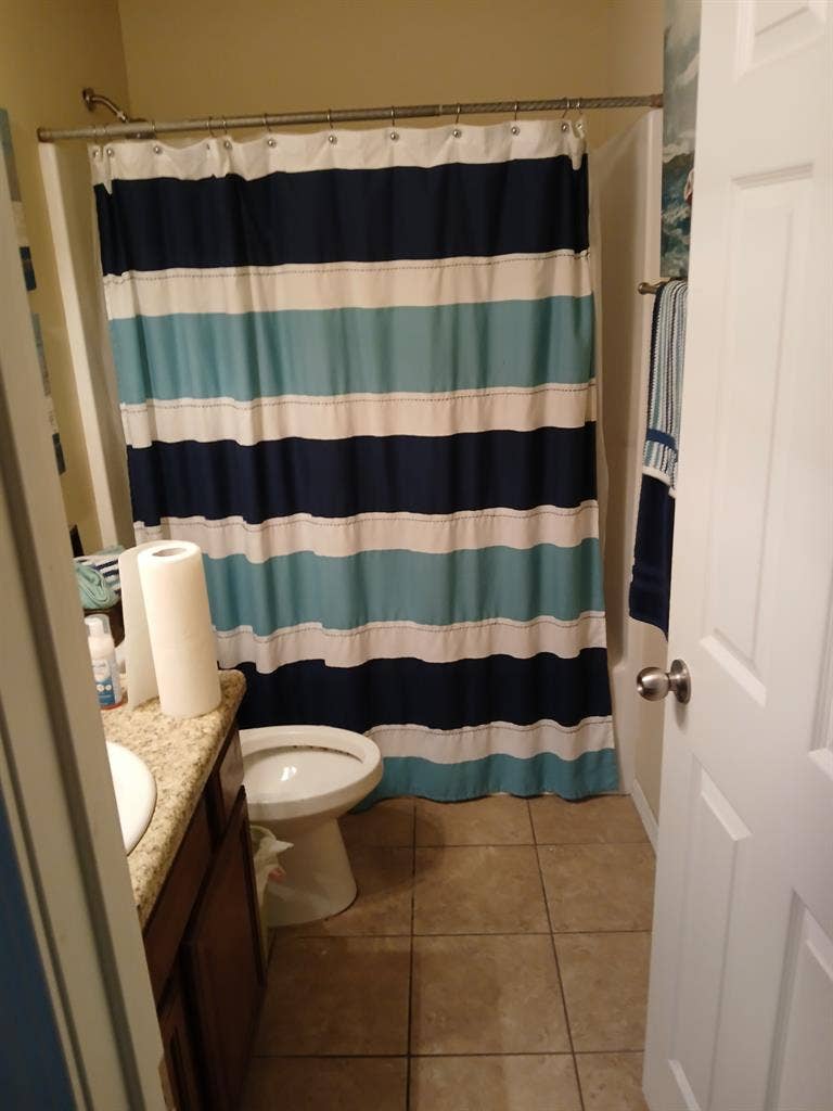 I am yrs and have a room to rent.