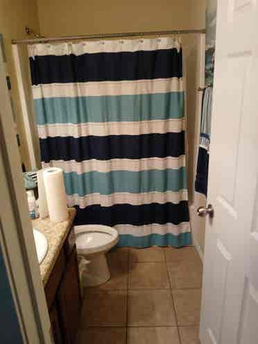 I am yrs and have a room to rent.