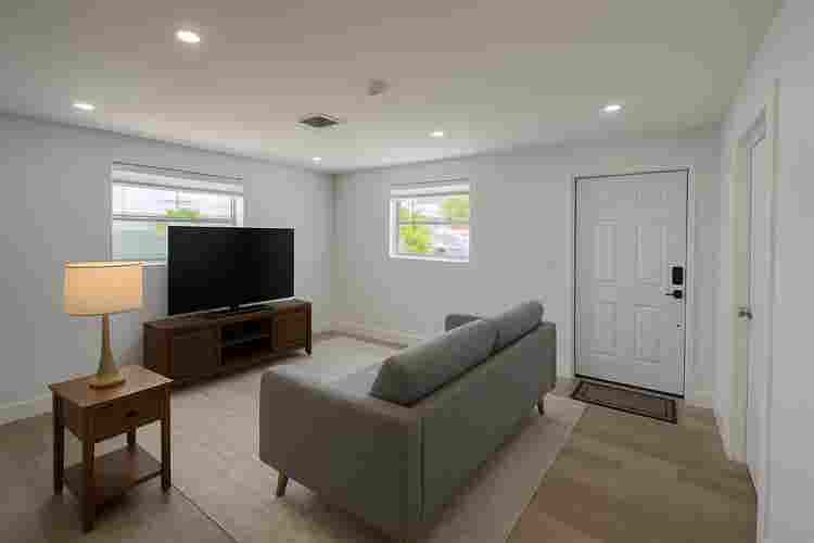 Modern Room for Rent–Move in Ready!