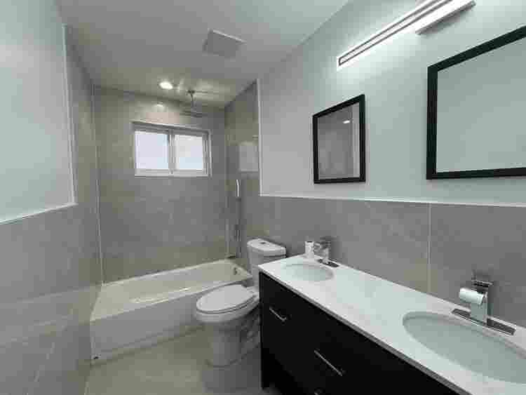 Modern Room for Rent–Move in Ready!