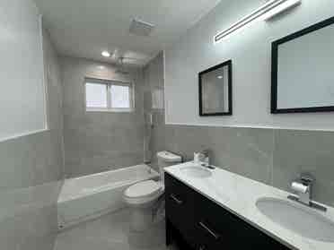 Modern Room for Rent–Move in Ready!