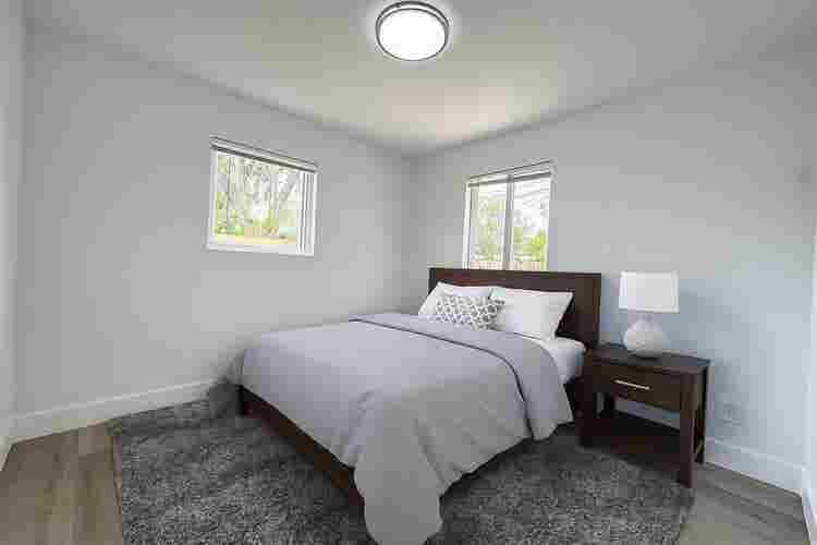 Modern Room for Rent–Move in Ready!