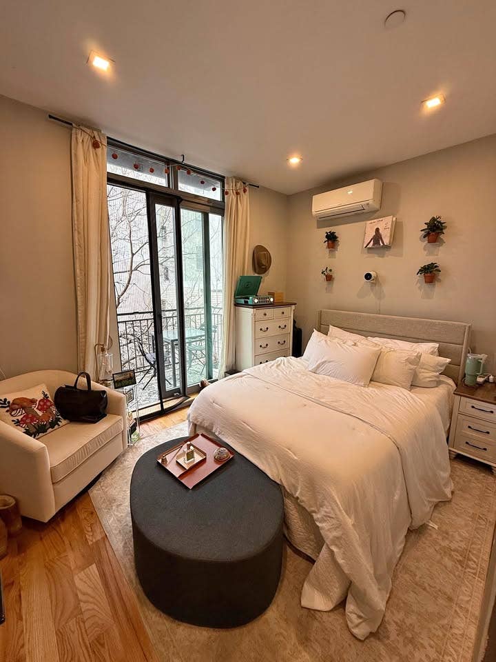 One Room in Williamsburg
