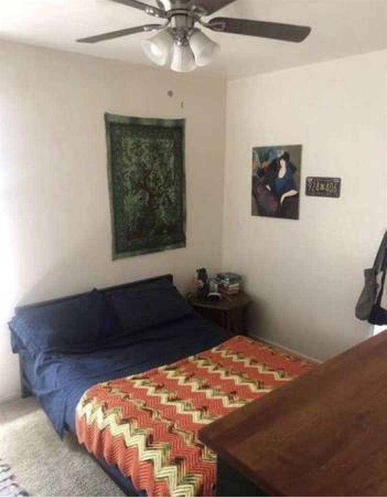 1bed room and shared bathroom