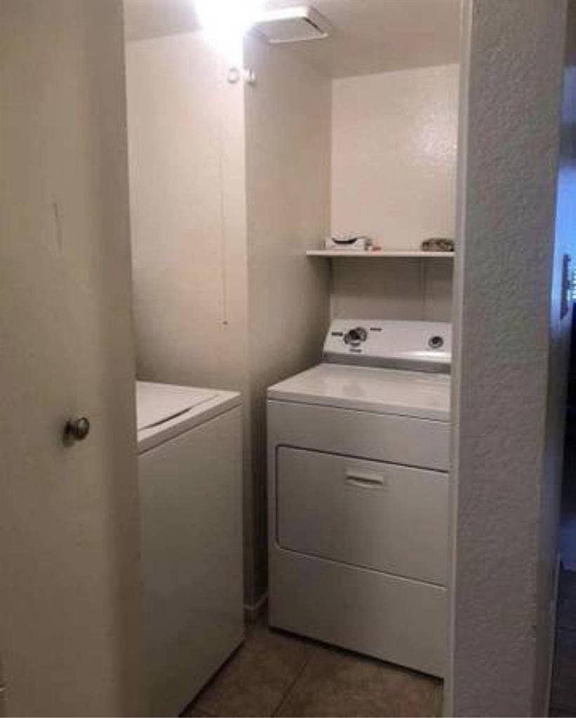 1bed room and shared bathroom