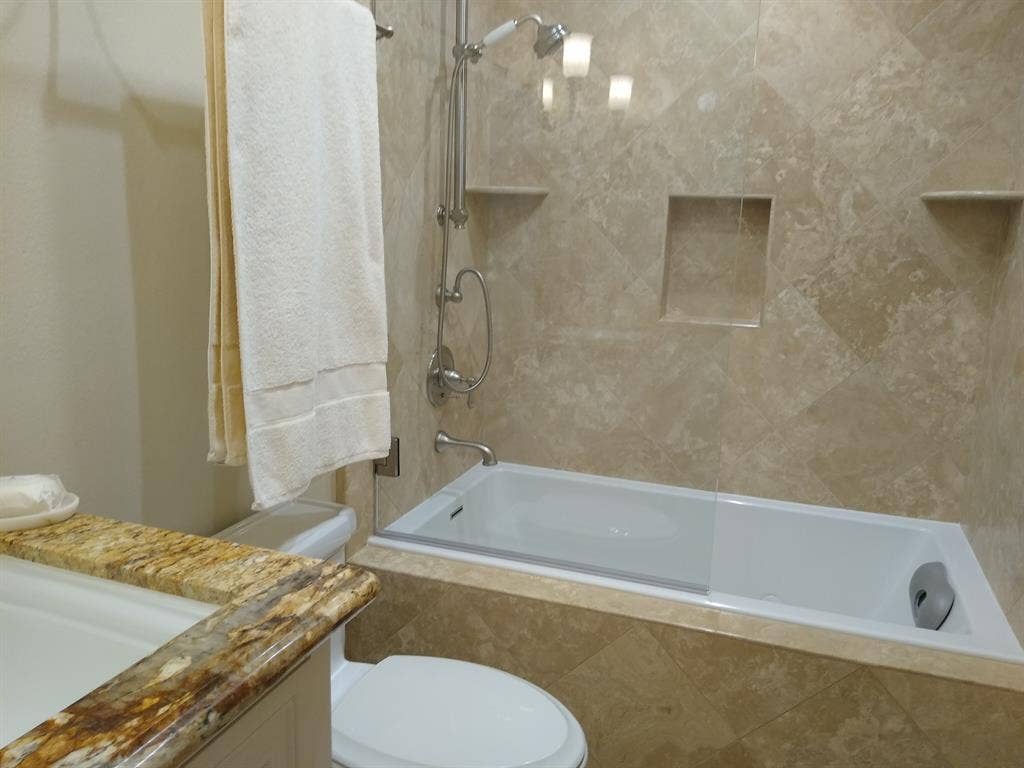 Room/Bath with share of house