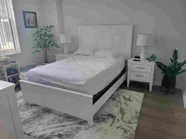 Over  caprvtfurnished bedrm&bth