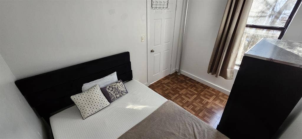 ROOM FOR RENT 2BD APARTMENT