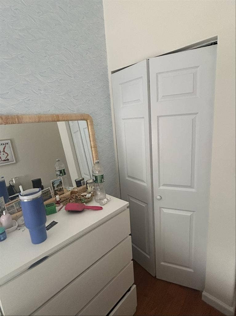 Room for rent in Kips Bay!!