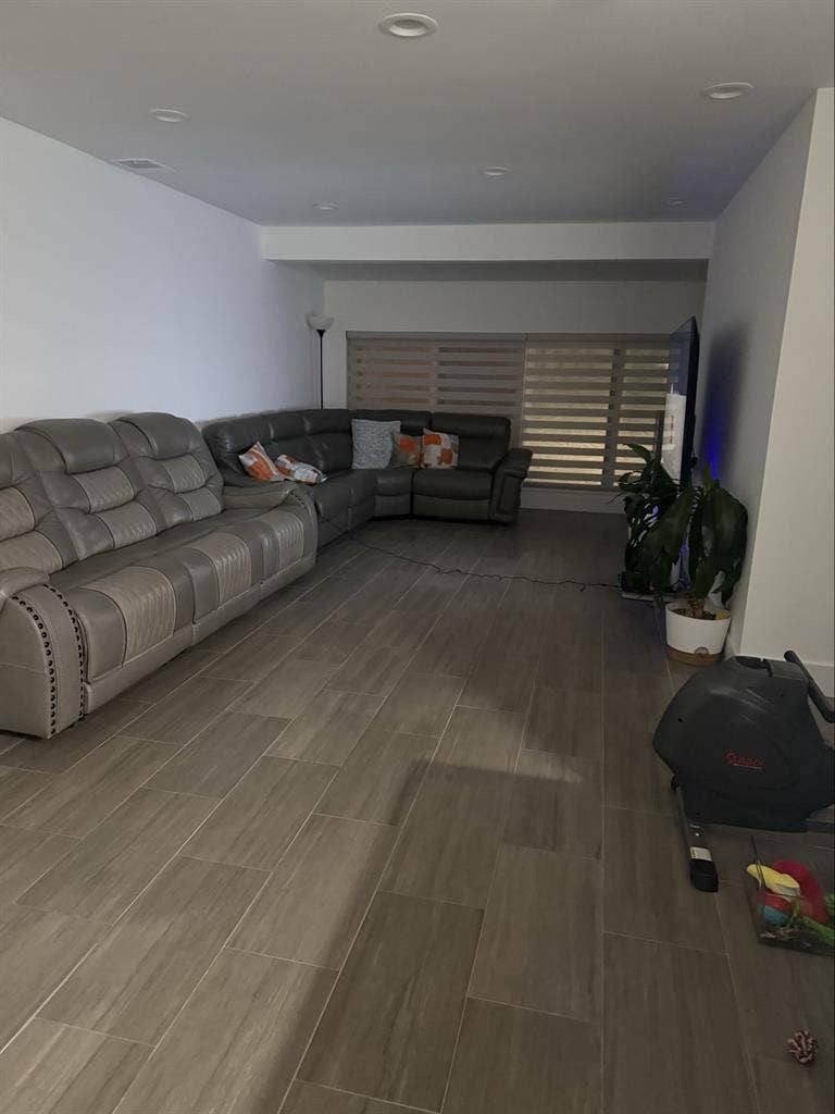 I’m renting a room $ montly