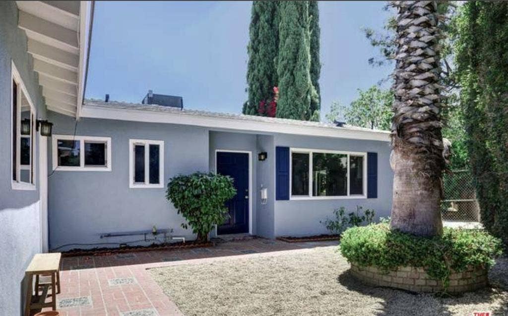 North Hollywood room for rent!