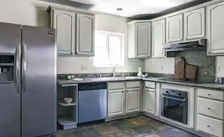 North Hollywood room for rent!