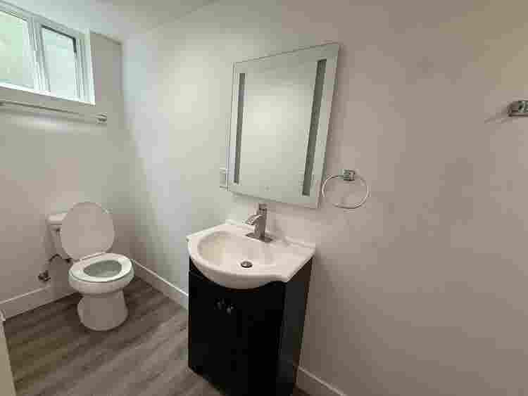 Private room  en-suite private Bath