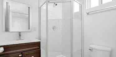 Private room  ensuite private Bath