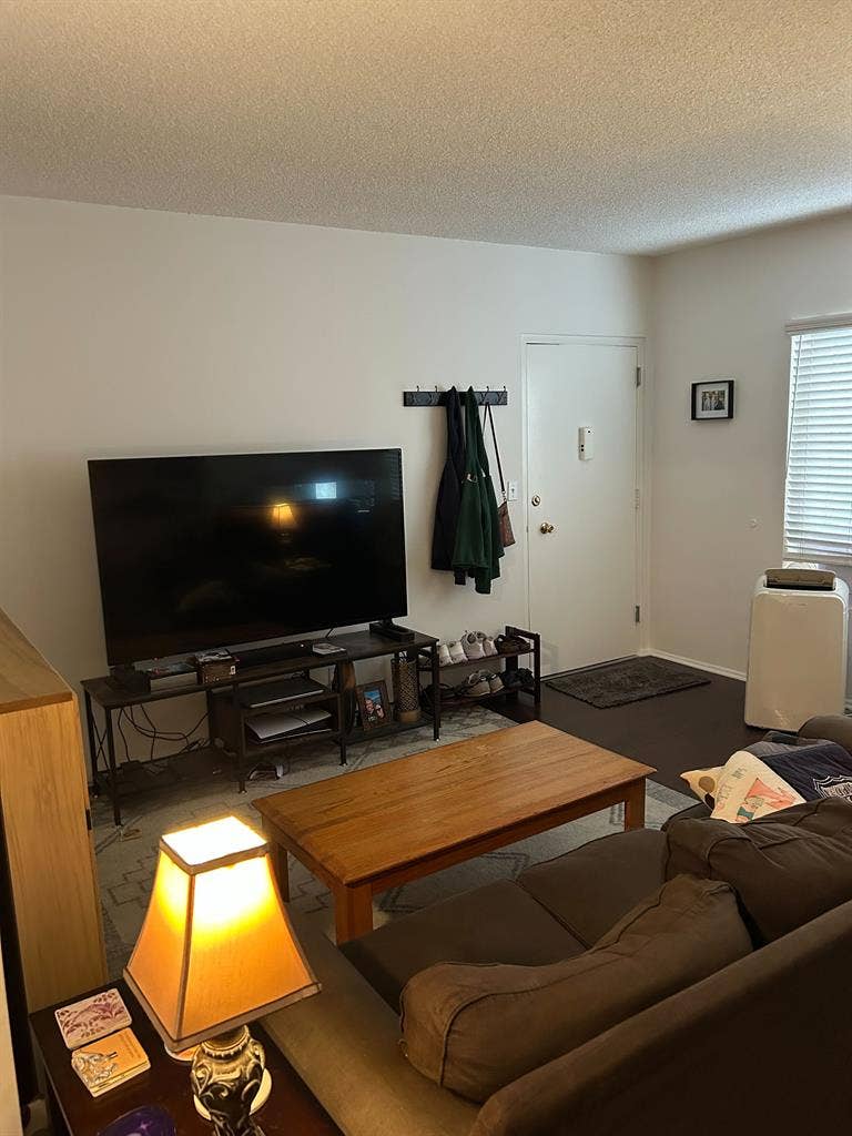 LA address + Santa Monica vibes