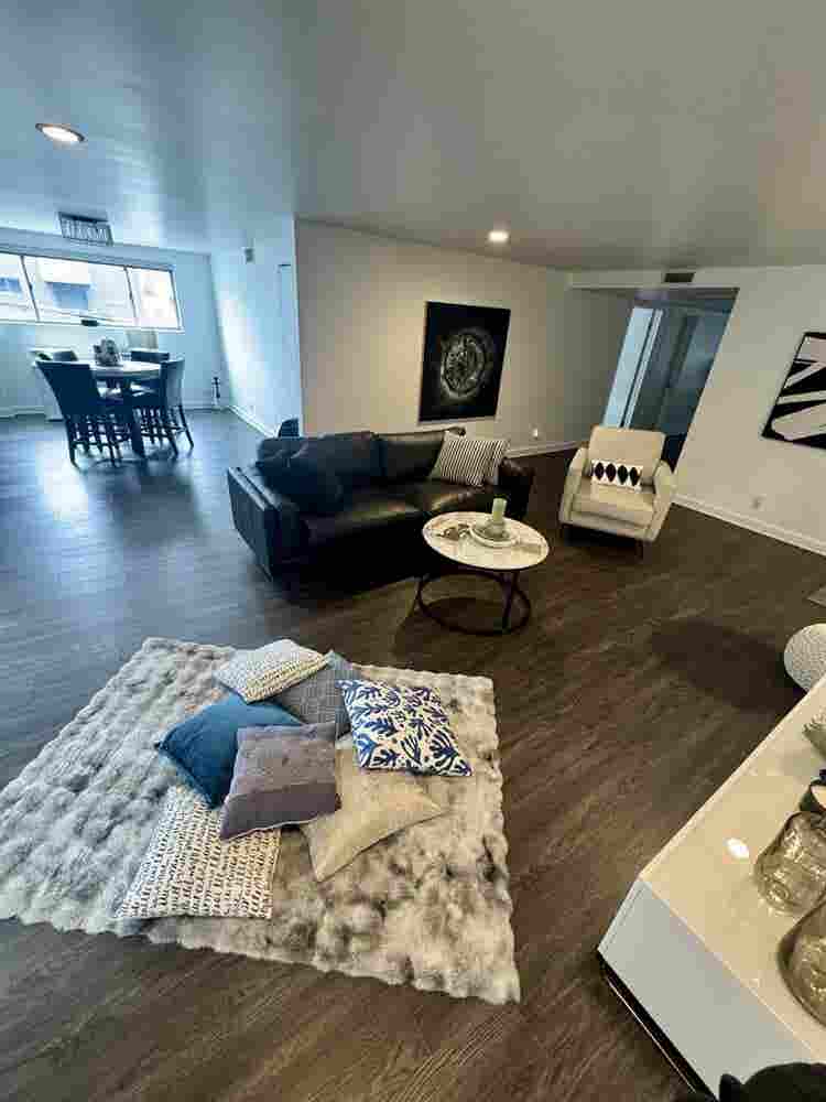Looks master bedrooms,Beverly Hills