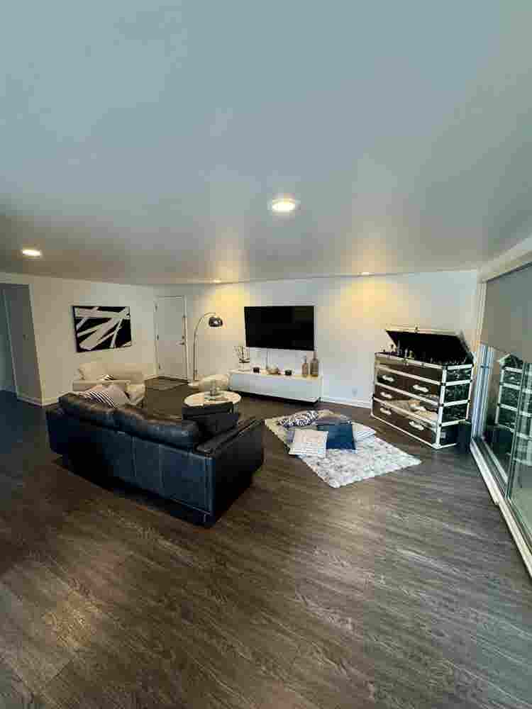Looks master bedrooms,Beverly Hills