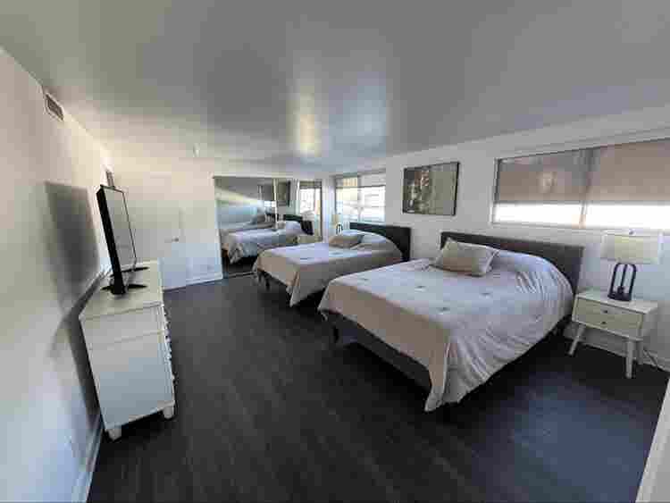 Looks master bedrooms,Beverly Hills