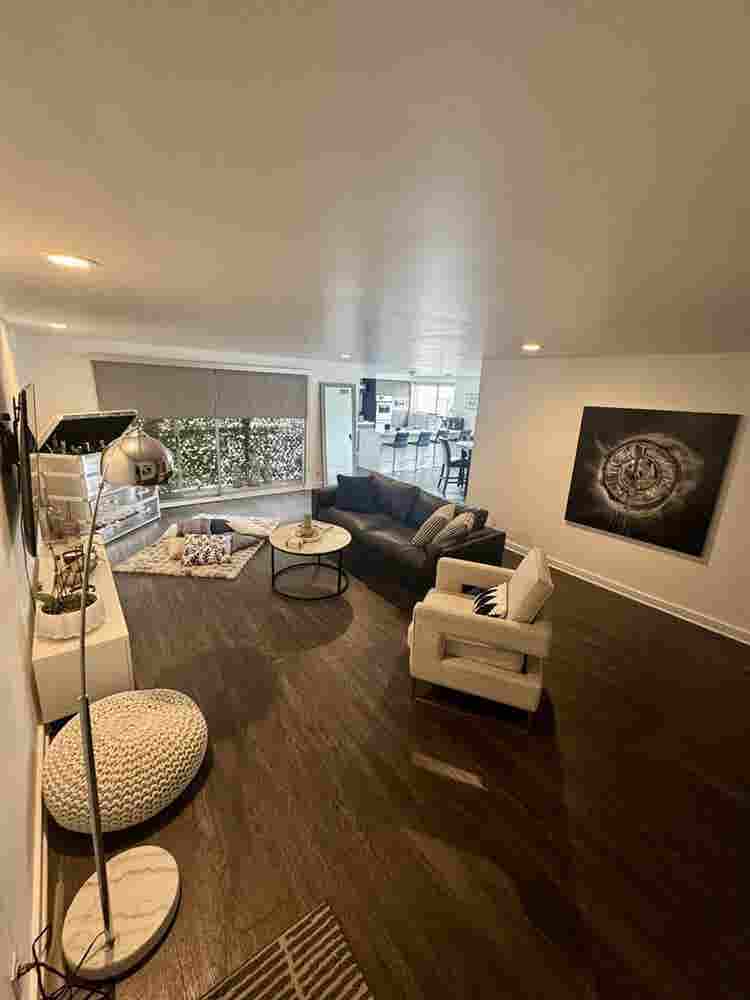 Looks master bedrooms,Beverly Hills
