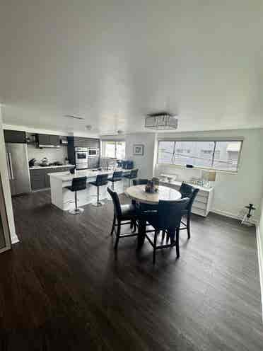 Looks master bedrooms,Beverly Hills