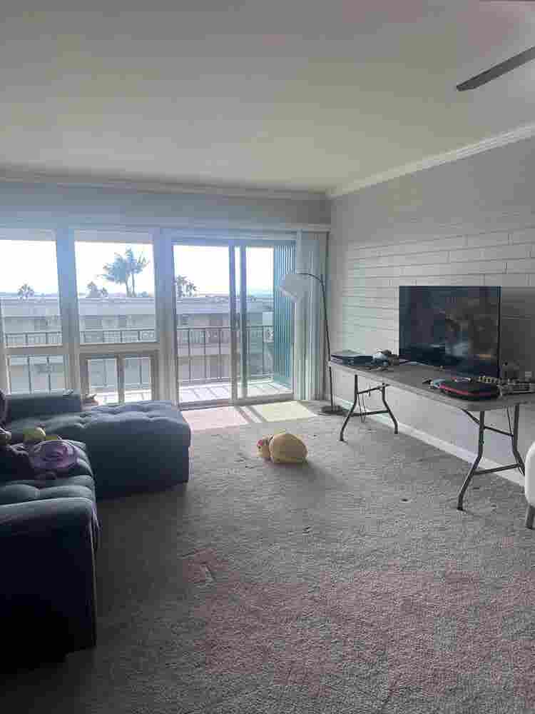 Clairemont room for rent.