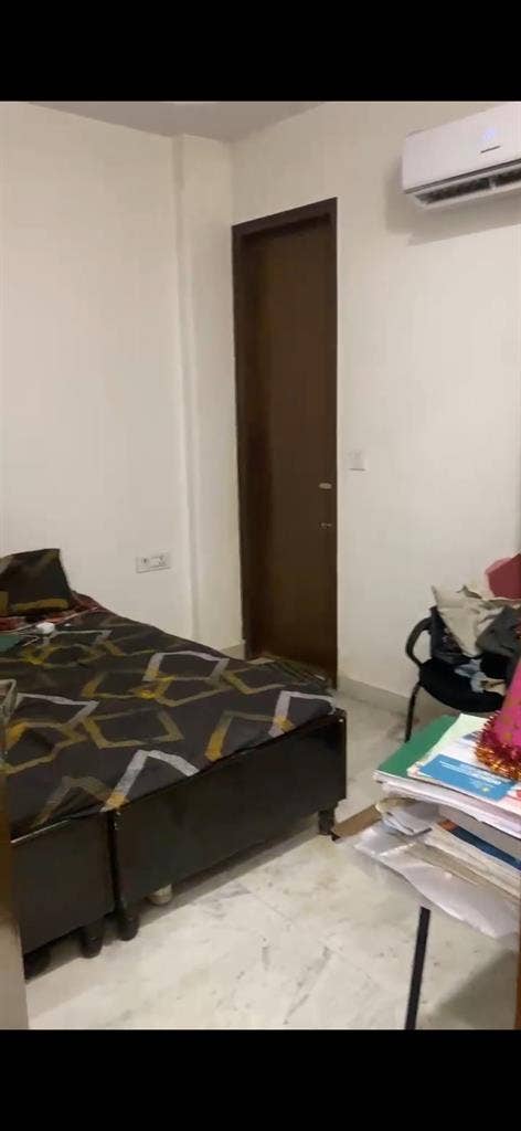 Need for female roommate in 3bhk