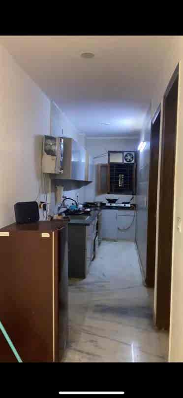 Need for female roommate in 3bhk