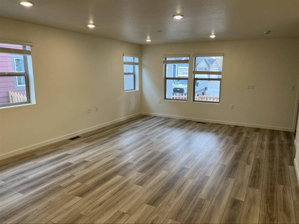 6 month lease in Erie!
