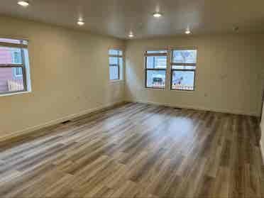 6 month lease in Erie!