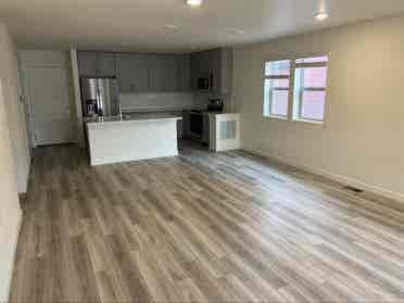 6 month lease in Erie!