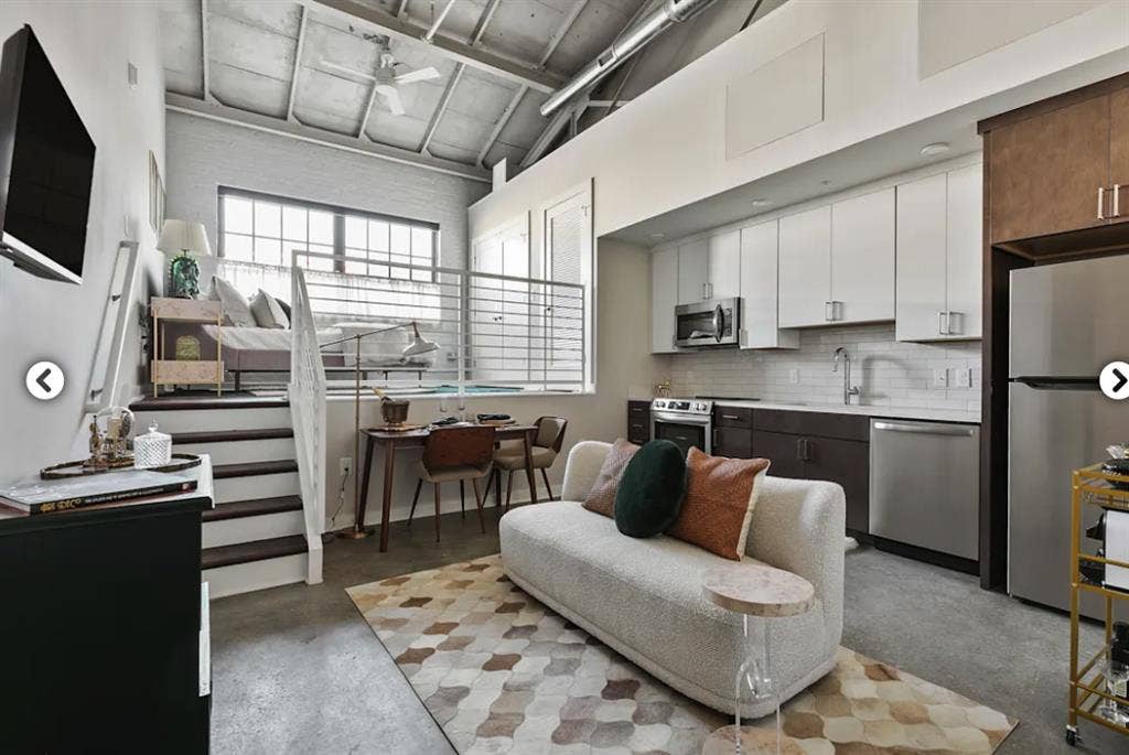Looking for Roommate Fan District