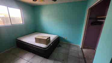 Room for rent w/ pool.