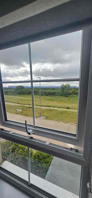Two rooms to rent in modern 5 bed