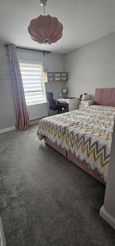 Two rooms to rent in modern 5 bed