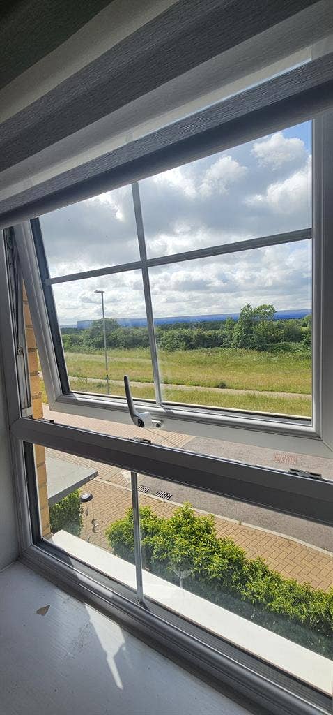 Two rooms to rent in modern 5 bed