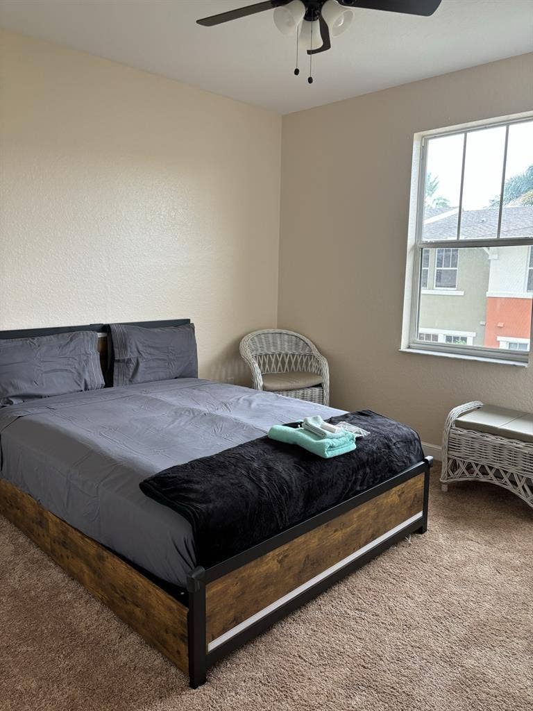 Private Room -
Gated Community