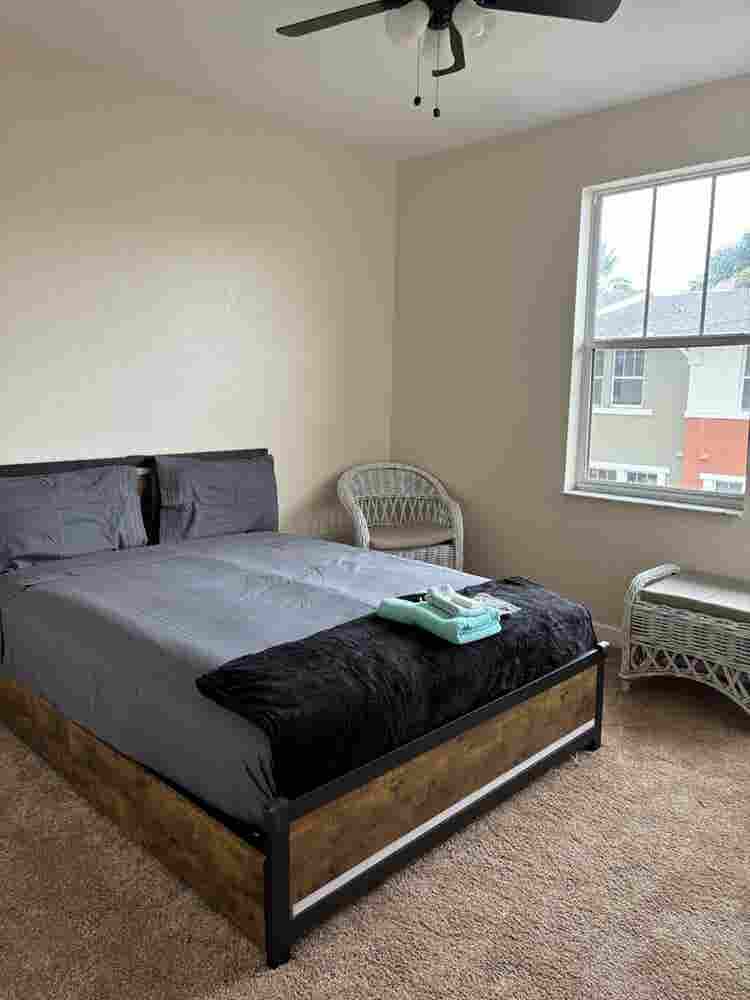 Private Room -
Gated Community