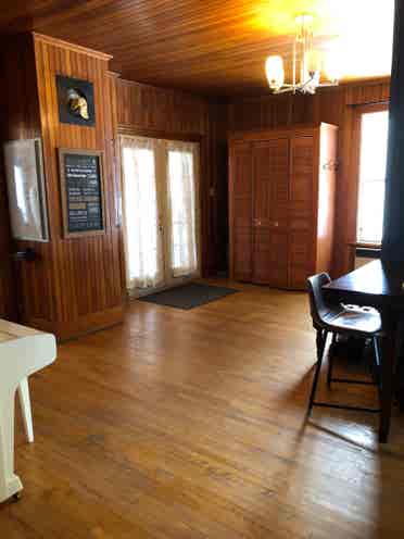 7 Rooms available/ 7 Chambres dispo