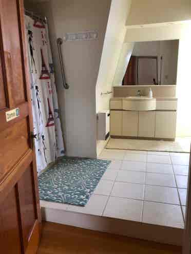 7 Rooms available/ 7 Chambres dispo