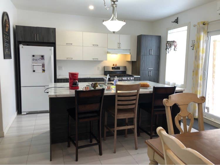 7 Rooms available/ 7 Chambres dispo