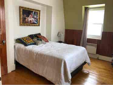 7 Rooms available/ 7 Chambres dispo
