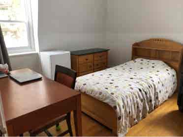 7 Rooms available/ 7 Chambres dispo