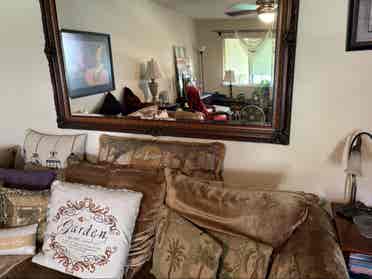 Share Apt East 
Costa Mesa